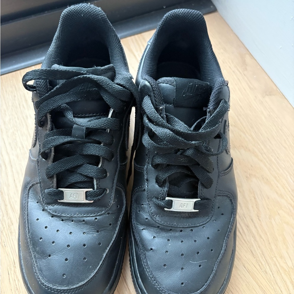Nike Men's Black Sneakers